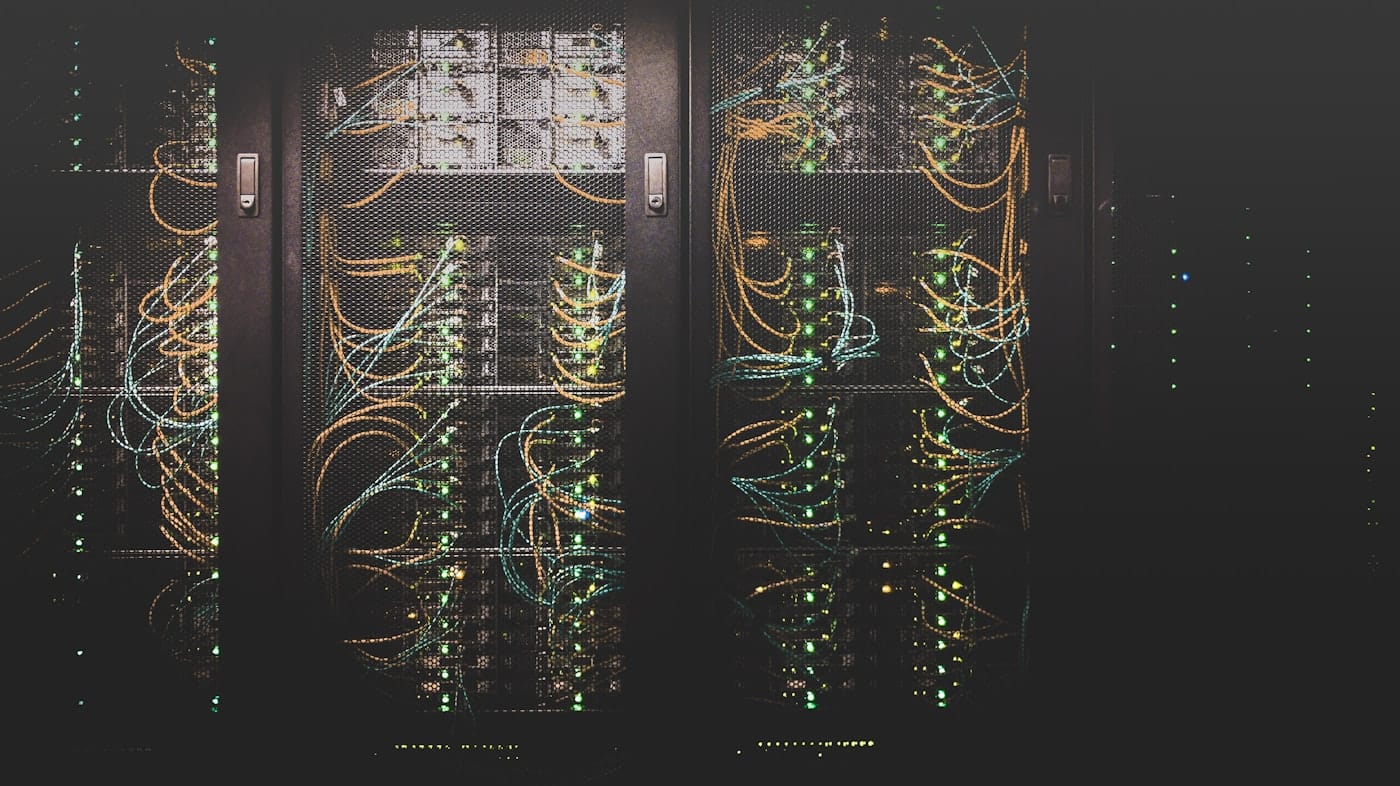 Automação de patch em data center com racks de servidores