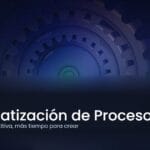 Engranajes azules interconectados que representan la automatización de procesos