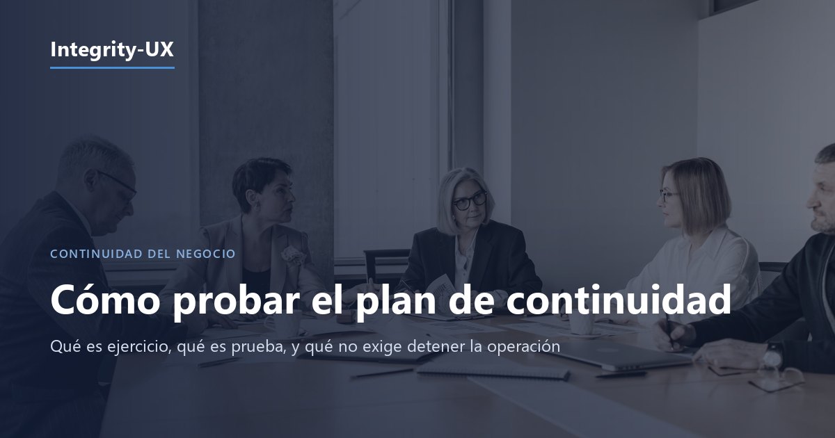 Equipo reunido alrededor de la mesa revisando documentos durante un ejercicio del plan de continuidad